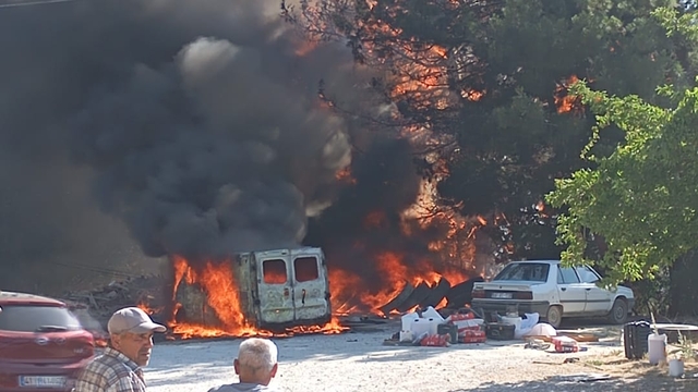 Muğla'da çıkan orman yangınına müdahale ediliyor