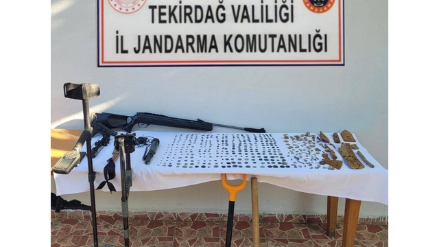 Tekirdağ'da evinde tarihi eser niteliğinde 432 sikke ve obje ele geçirilen zanlı tutuklandı