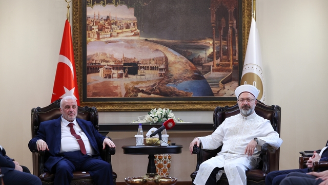 Diyanet İşleri Başkanı Erbaş, Suriye Vakıflar Bakanı Şükri ile görüştü: