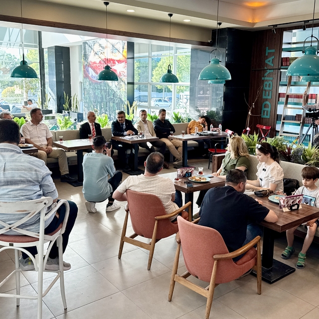 Kırşehir'de "Bilim Kafe" etkinliğinde kentteki tarım uygulamaları anlatıldı