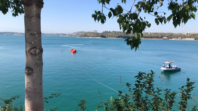 Adana'da göle düşen yangın söndürme uçağının enkazı çıkarıldı