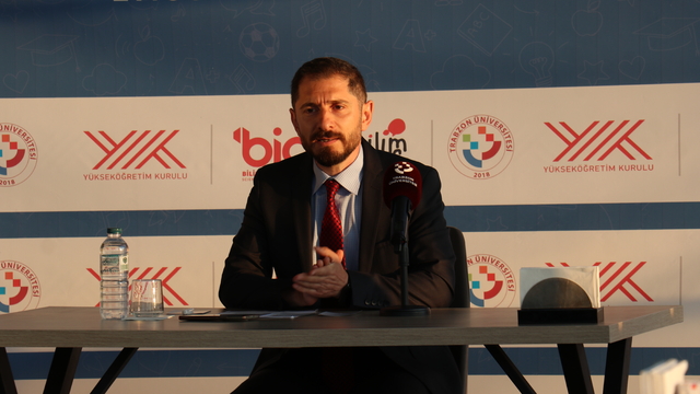 Trabzon'da "21. Yüzyılda Bilim Bize Ne Söyler" programı gerçekleştirildi