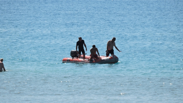 Salda Gölü'nde boğulma tehlikesi geçiren kız tedavi altına alındı