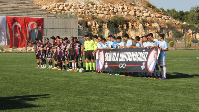 Erdemli'de futbol turnuvası başladı