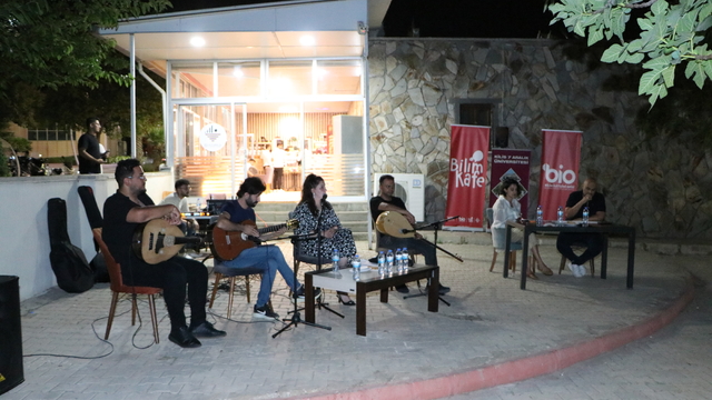 Kilis'te 'Bilim Kafe' etkinliğinde "Coğrafyadan Müziğe, Anadolu'yu Dinlemek" anlatıldı