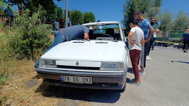 Karabük'te devrilen otomobildeki 1 kişi yaralandı