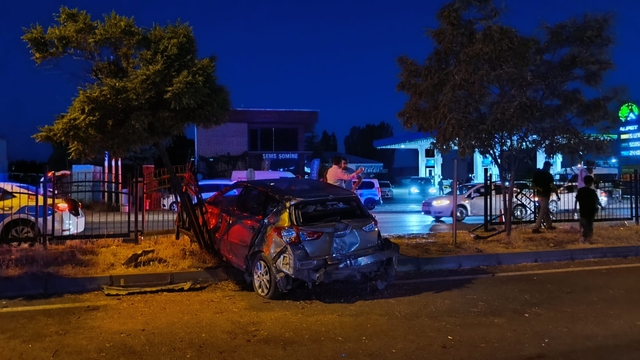 4 aracın karıştığı zincirleme kazada 1'i bebek 5 yaralı