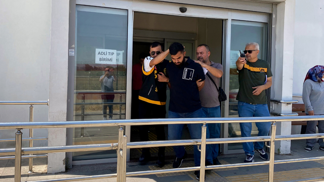 3 çocuğun uyuduğu evi molotofkokteyliyle kundaklayan şüpheli tutuklandı