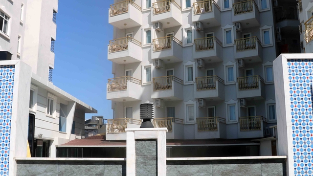 6 katlı otelin kazan dairesinde yangın çıktı, turistler tahliye edildi