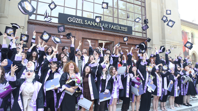 Trakya Üniversitesi Güzel Sanatlar Fakültesinde mezuniyet töreni düzenlendi