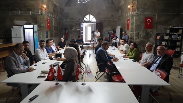 KAYÜ'de "Bilim Kafe" etkinliğinde mikroplastikler anlatıldı