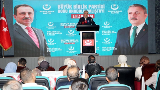 Destici: Bizi şimdi siyasi bölücülükle bölmeye çalışıyorlar