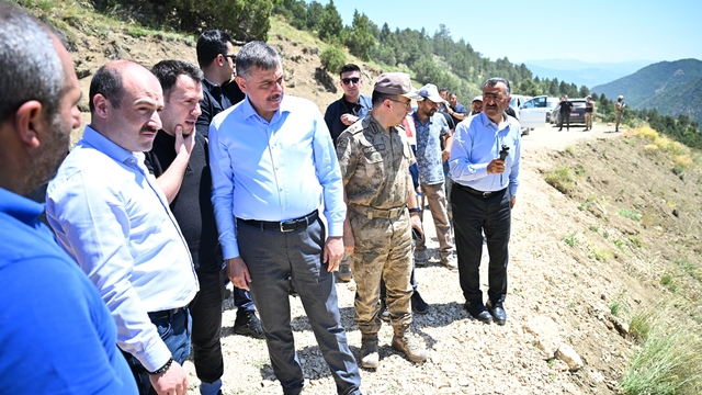 GÜNCELLEME 3 - Erzurum'da Oltu taşı ocağındaki göçükte ölü sayısı 3'e yükseldi