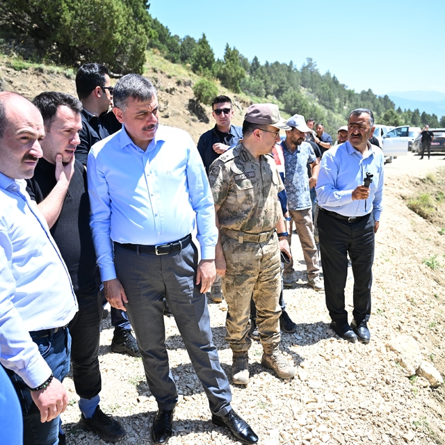 GÜNCELLEME 3 - Erzurum'da Oltu taşı ocağındaki göçükte ölü sayısı 3'e yükse...