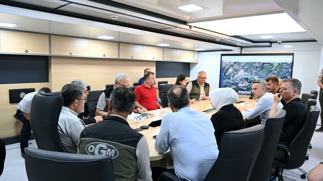 Sakarya'da çıkıp Bilecik'e sıçrayan orman yangını 2'nci gününde (5)