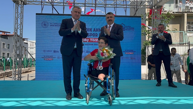 Bakan Bak: Projeler, belediyelerle işbirliği yaptığımızda çok daha güçlü oluyor