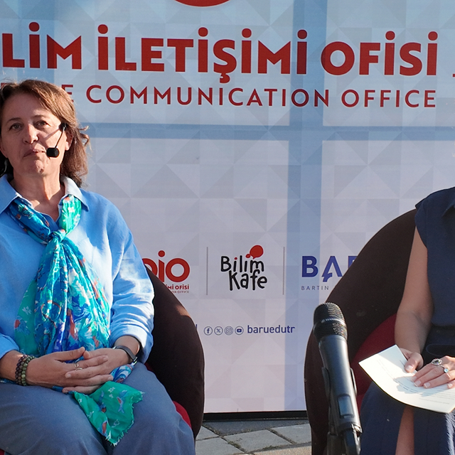 Amasra'da "Bilim Kafe" etkinliğinde Amastris antik kentinin tarihi anlatıld...