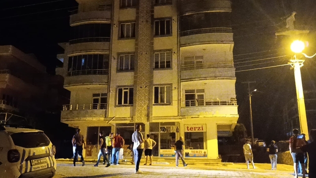 Adıyaman'da evde çıkan yangında 15 kişi dumandan etkilendi