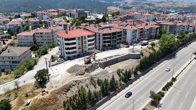 Karabük Belediyesinden toprak kaymasına karşı önlem