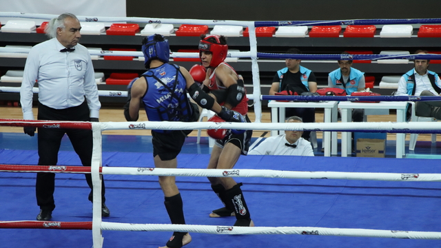 Kırklareli'nde Hayrullah Camadan Gençler Türkiye Muaythai Şampiyonası devam ediyor