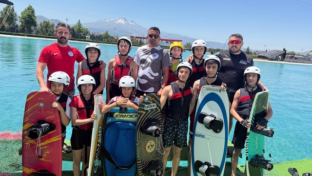 Kayseri Büyükşehir Belediyesinin yaz spor okulları başladı