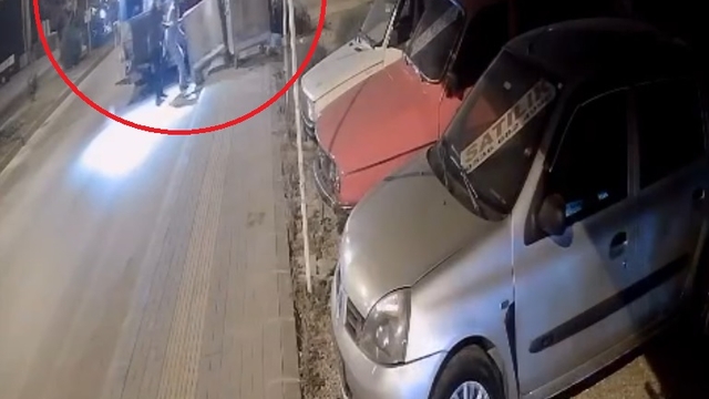 Alkollü sürücünün otomobille çarptığı çöp kamyonundaki işçilerden biri öldü, diğeri ağır yaralandı