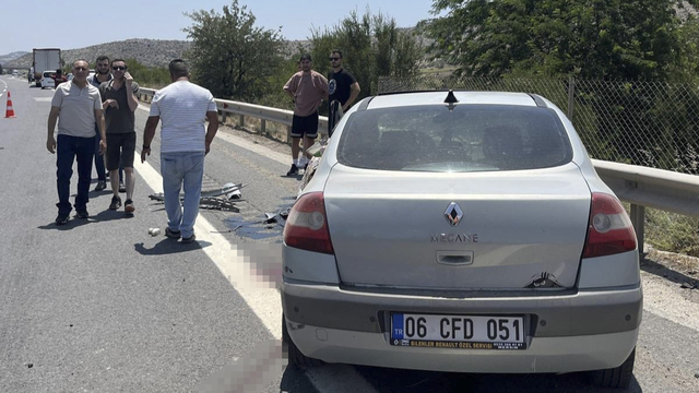 Mersin'de bariyere çarpan otomobilin sürücüsü hayatını kaybetti