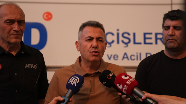 İzmir Valisi Elban'dan Menderes ve Seferihisar ilçeleri arasındaki yangına ilişkin açıklama: