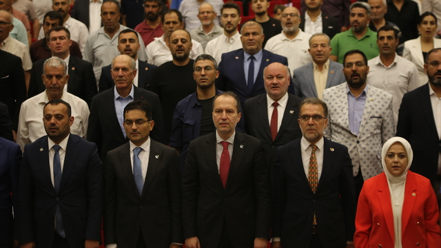 Yeniden Refah Partisi Genel Başkanı Erbakan, partisinin Denizli kongresinde konuştu: