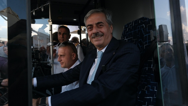 Sakarya'da metrobüs hattı 1'inci etabı tamamladı, test seferleri başladı