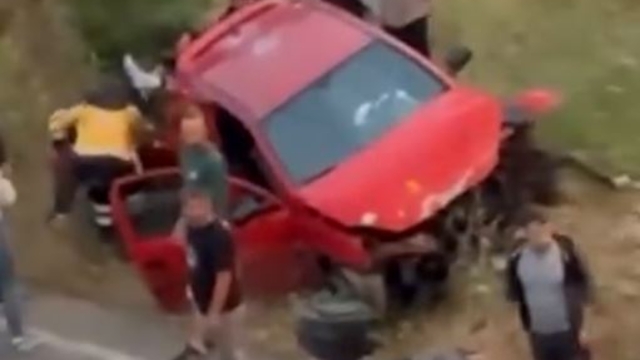 Samsun'da iki otomobil kafa kafaya çarpıştı; 4 yaralı