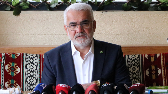 Zekeriya Yapıcıoğlu: Saltanat rejimini geri getirmeye çalışan olursa ilk biz karşı dururuz