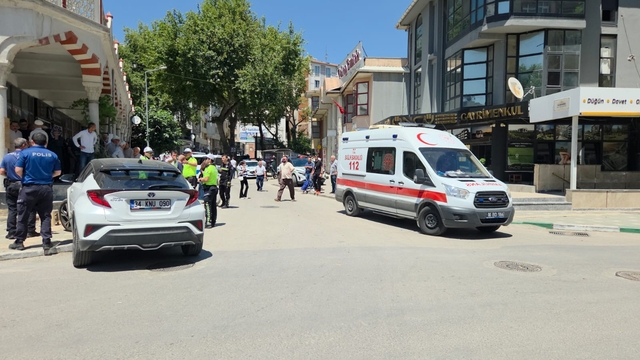 Bursa'da otomobilin çarptığı 2 yaya yaralandı