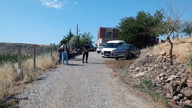 Tartıştığı eşini av tüfeğiyle öldürdü