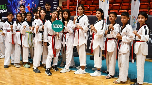 Adana'da GSB Spor Okulları ve Engelsiz Spor Okulları törenle açıldı