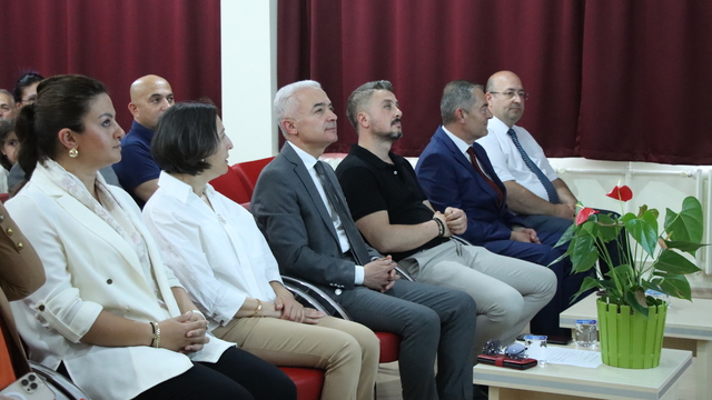 Kırklareli'nde "Koruyucu Aile Günü" kapsamında yürüyüş ve şenlik yapıldı