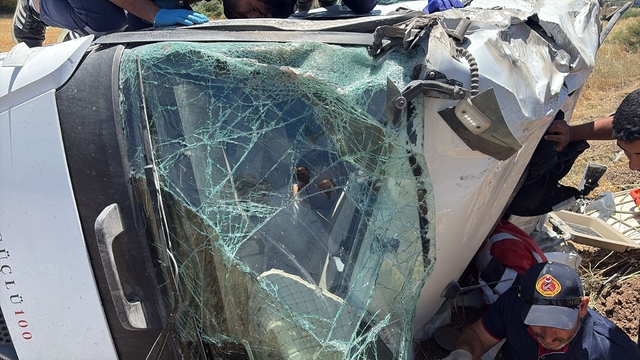 Adıyaman'da devrilen tırın sürücüsü yaralandı