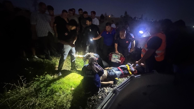 Köprüde kayboldu ihbarı yapıldı, nehirden çıkarılıp hastaneye kaldırıldı