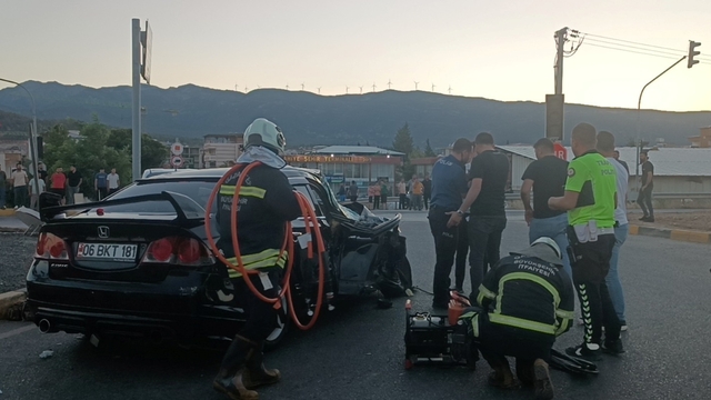 Gaziantep'te tırla otomobilin çarpıştığı kazada 2 kişi yaralandı