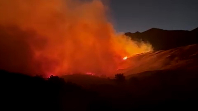 Elazığ'da çıkan örtü yangını söndürüldü