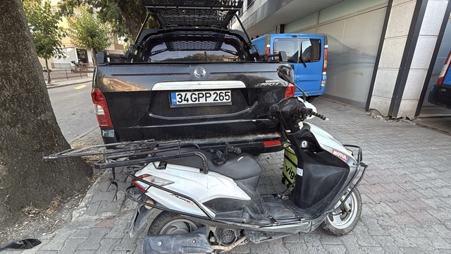 Kocaeli'de otomobille çarpışan motosikletin sürücüsü yaralandı