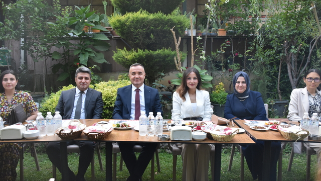 Kemalpaşa'da tayini çıkan hakim ve savcılara veda programı