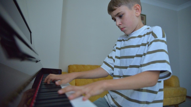 Oyuncak org ile müzikle tanıştı, 11 yaşında uluslararası ödüllerin sahibi oldu