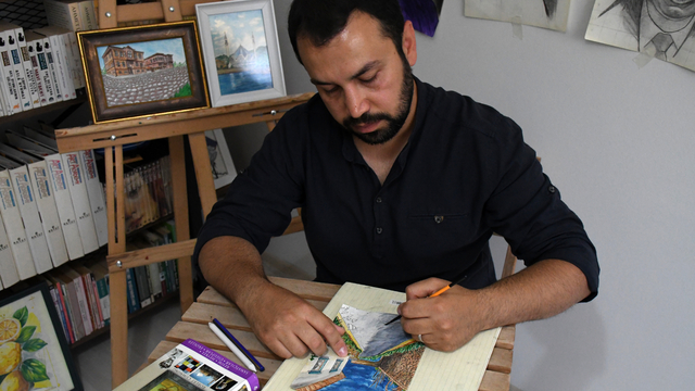 Tuvalinde insanı ve doğayı anlatan ressam, kent kimliğini yansıtan eserleriyle Düzce'yi tanıtıyor
