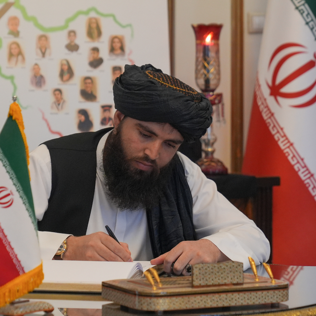 İran'ın Ankara Büyükelçiliğinde, ülkeye yönelik son saldırılarda ölenler iç...