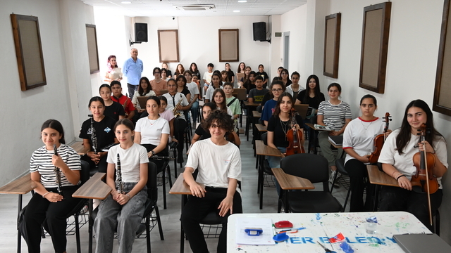 Kemer'de ücretsiz yaz kursları başladı