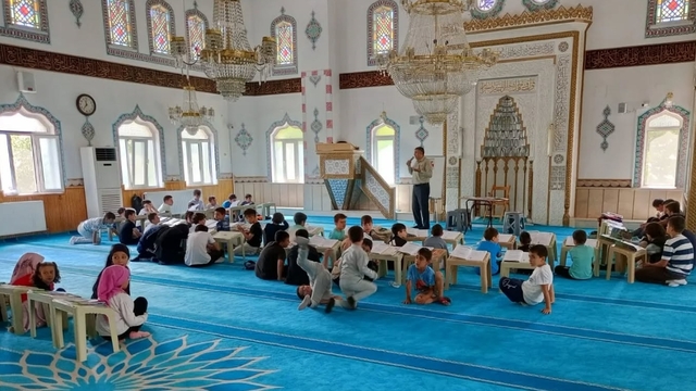 Merzifon Müftüsü Kesti'den yaz Kur'an kurslarına ziyaret