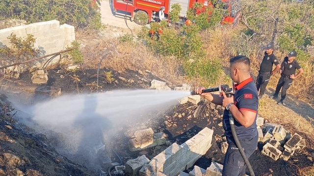 Kilis Belediyesi, Hatay'daki orman yangınına destek için ekip gönderdi