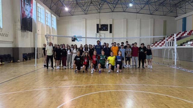 Afyon Lisesi'nde "Yaz Spor Okulu" programı başladı