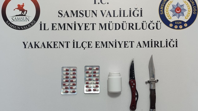 Yakakent'te uyuşturucu ile amaç dışı bıçak ele geçirildi
